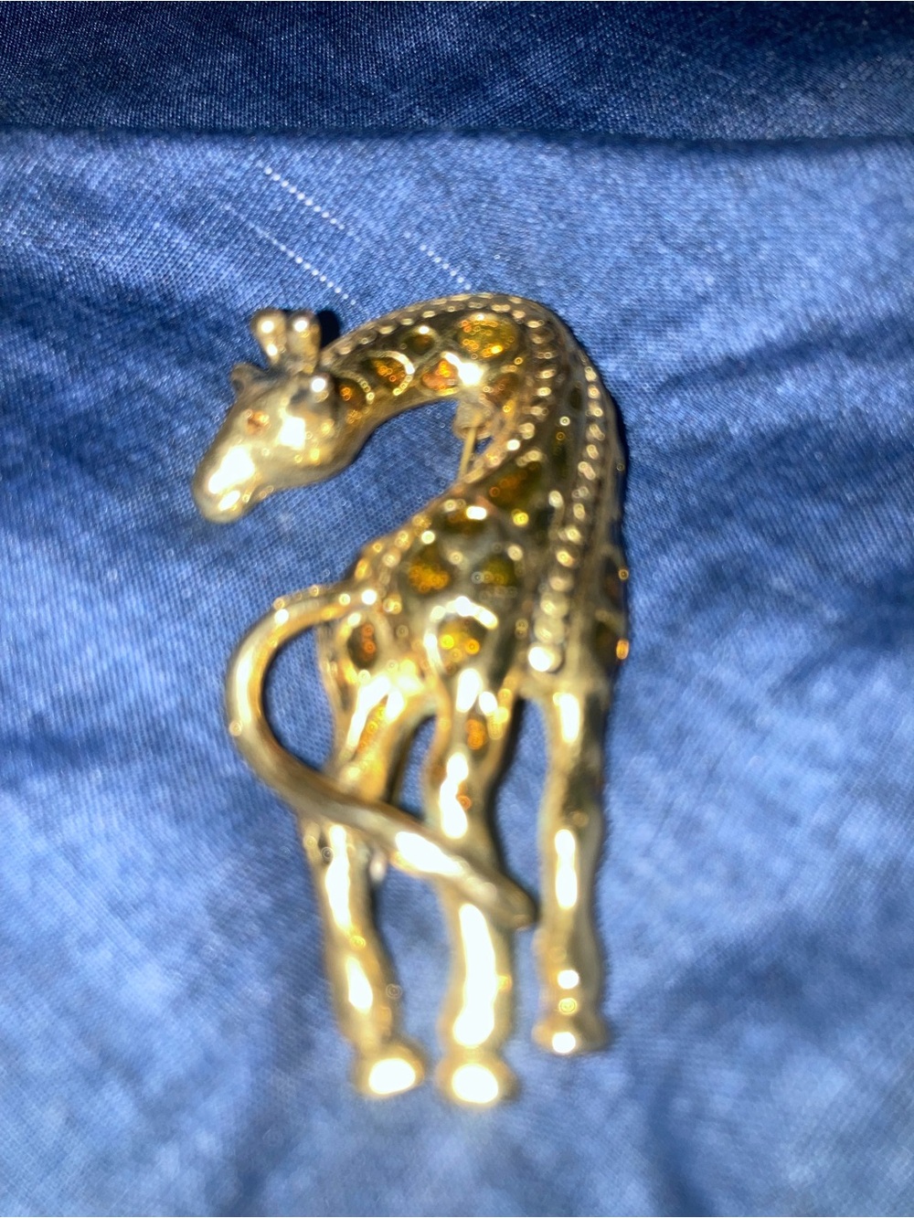 Gold-tone Giraffe Brooch Pin - Picture 2 of 4